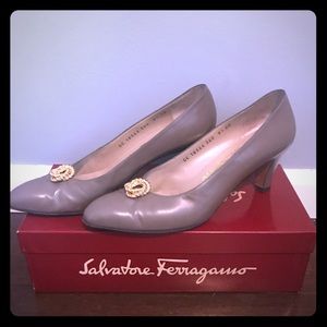 VINTAGE FERRAGAMO tan shoes